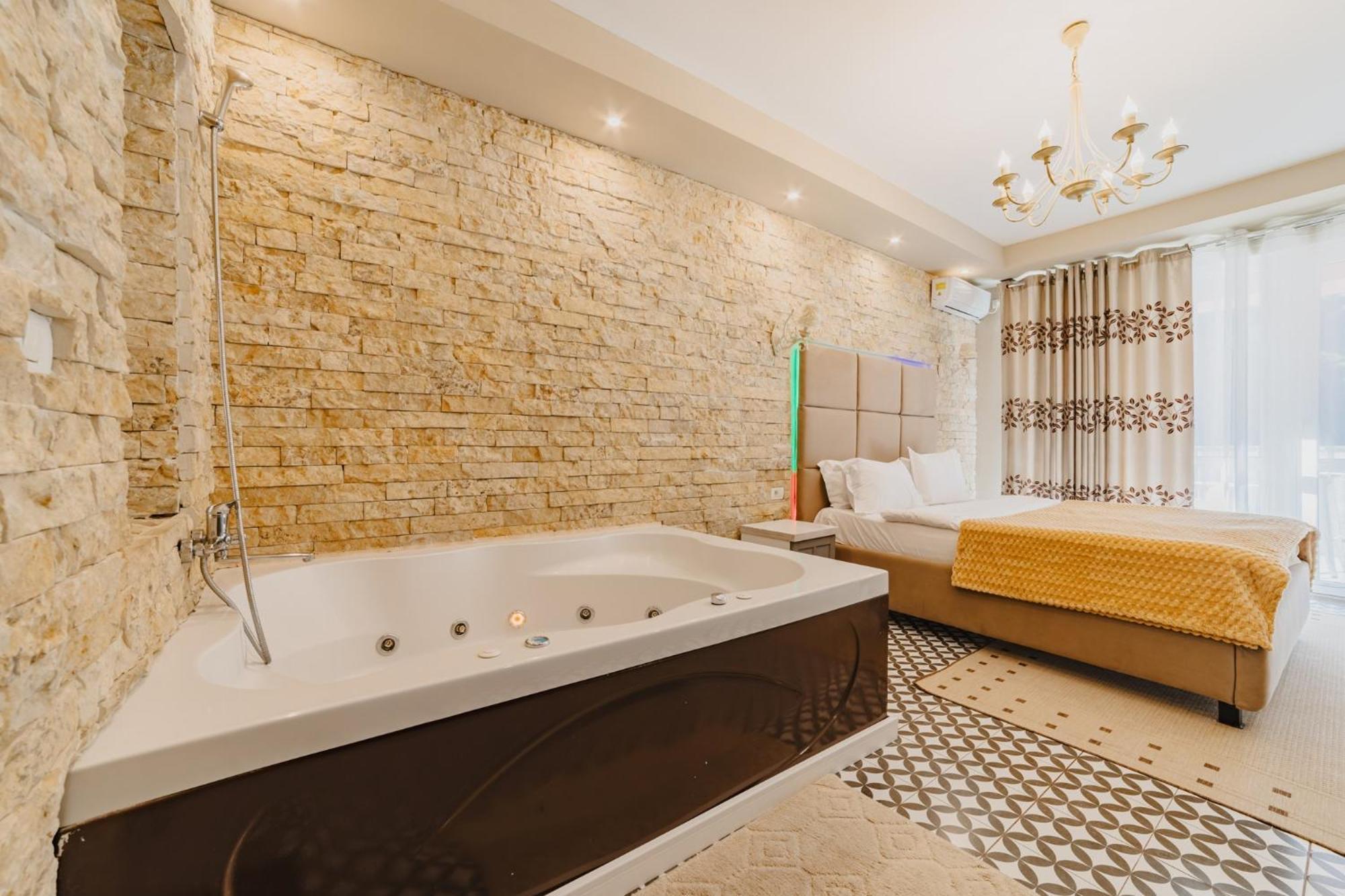 Romantic Jacuzzi Belleview Studio 锡纳亚 外观 照片